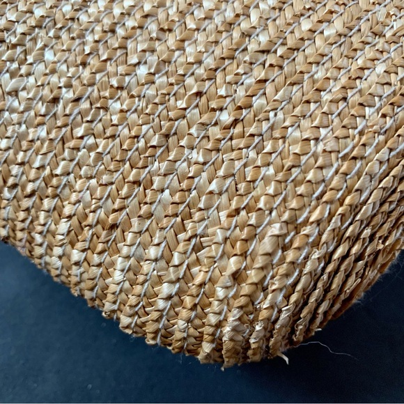 v i n t a g e :: La Regale Woven Wicker Purse Crossbody - Picture 11 of 12